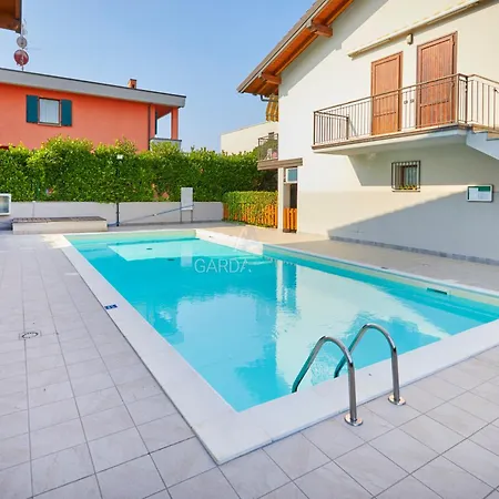 Casa Azzurra - Relax Con Giardino E Piscina A Appartement