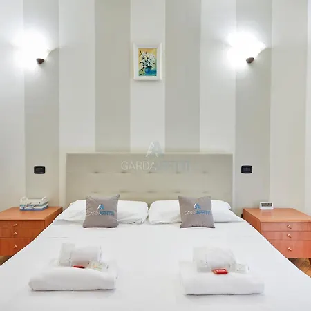 Appartement Casa Azzurra - Relax Con Giardino E Piscina A Sirmione