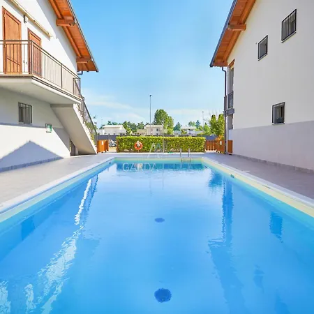Casa Azzurra - Relax Con Giardino E Piscina A Appartement