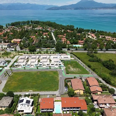 Casa Azzurra - Relax Con Giardino E Piscina A Appartement
